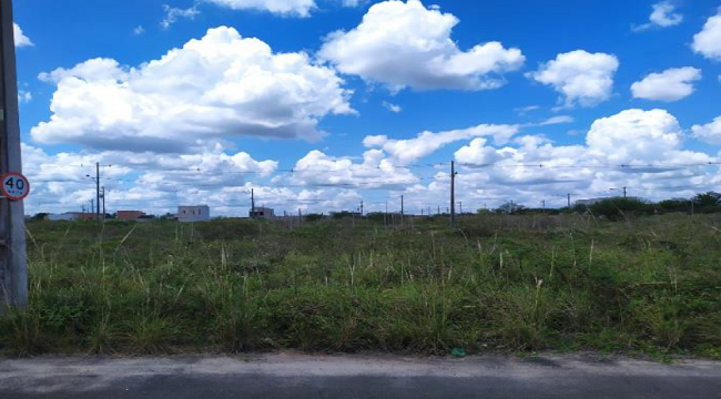 TERRENO URBANO COM 140 M² EM FEIRA DE SANTANA/BA