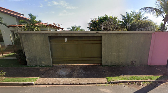  TERRENO COM ÁREA DE 450 M² E BENFEITORIAS EM ASSIS/SP 