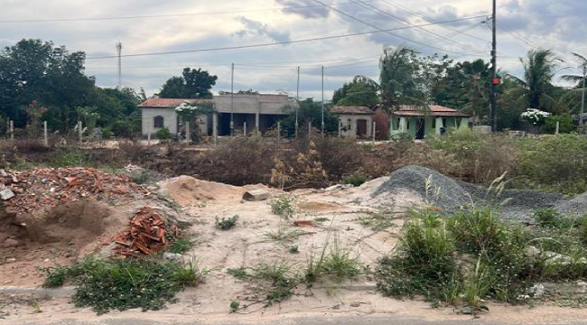 TERRENO URBANO COM ÁREA DE 147 M² EM FEIRA DE SANTANA/BA