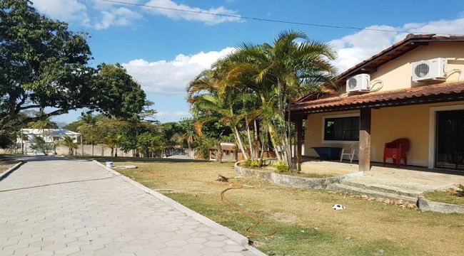 IMÓVEL DENOMINADO CHÁCARA CALUNDU SOBRE TERRENO COM 5.000 M² EM ITABORAÍ/RJ