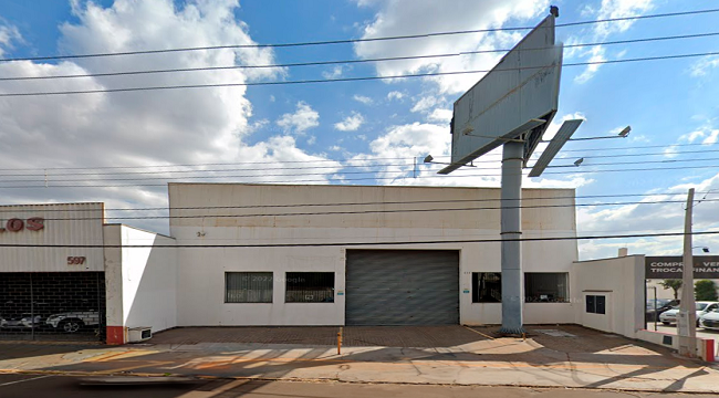 GALPÃO COMERCIAL COM 1380 M² COM ESTACIONAMENTO FRONTAL NO CENTRO DE SÃO CARLOS/SP