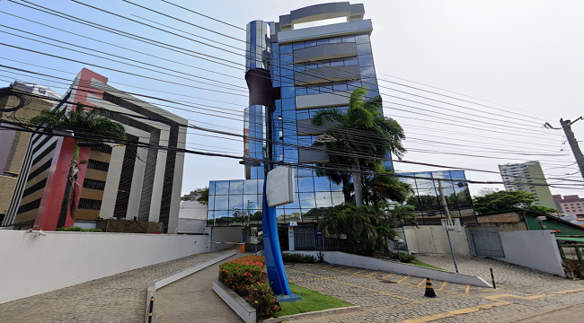 PRÉDIO COMERCIAL COM 2962 M² SOBRE TERRENO DE 1044 M² EM SALVADOR/BA