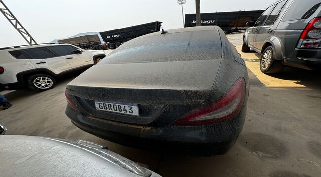 VEÍCULO MERCEDES BENZ CLS 400 ANO/MODELO 2015/2016 LOCALIZADA EM ARAÇARIGUAMA/SP